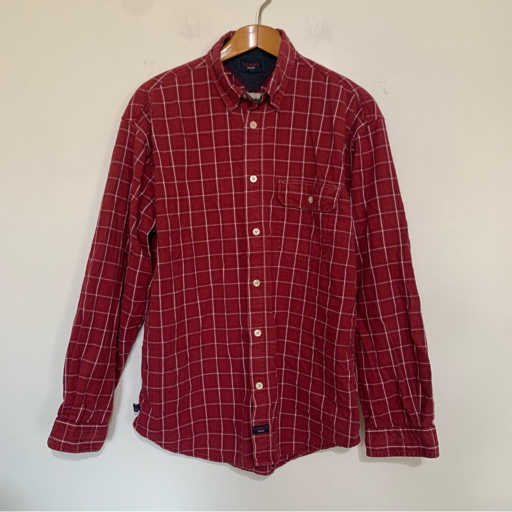 Tommy Hilfiger long-sleeve button-down shirt. Large